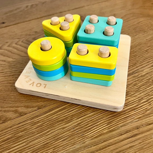 Lovevery Sort & Stack Peg Puzzle from The Enthusiast Kit Months 28-30 - Picture 4 of 4
